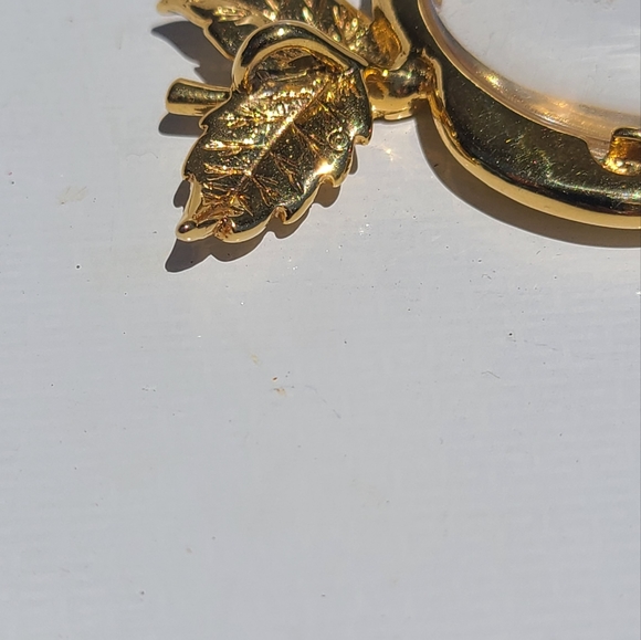 Vintage Gold Tone Magnifying APPLE SHAPE Pendant 2 1/4" - Picture 3 of 4